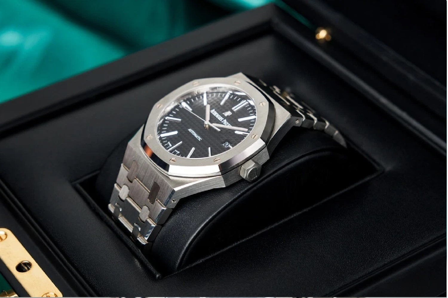 Audemars Piguet Royal Oak selfwinding automatic watch with octagonal bezel and metal bracelet