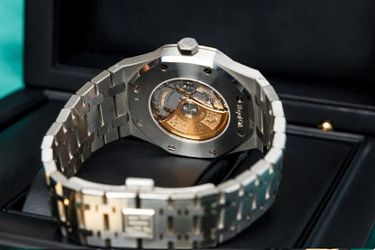 Audemars Piguet Royal Oak selfwinding automatic watch with octagonal bezel and integrated steel bracelet.